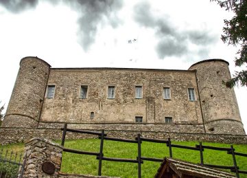 Castle of the Ceppolini Counts built in Alto - Surroundings of the Pian dell'Arma Refuge